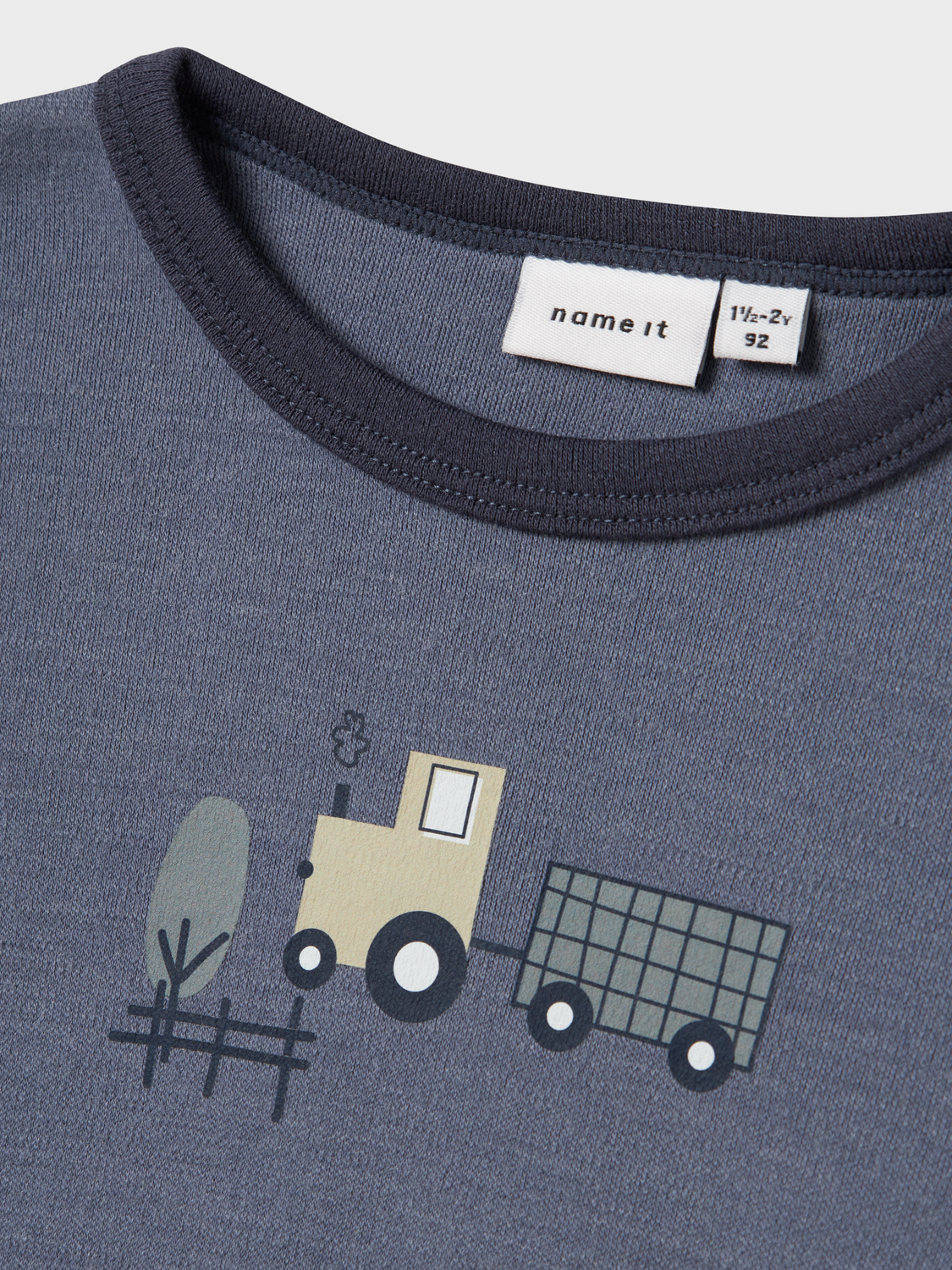 model_shot-front_full